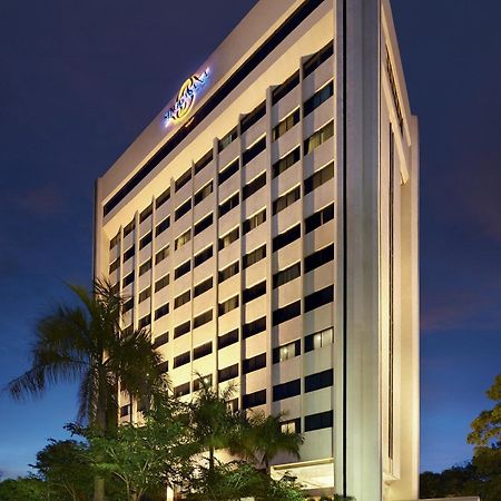 Singgasana Hotel Makassar Ngoại thất bức ảnh