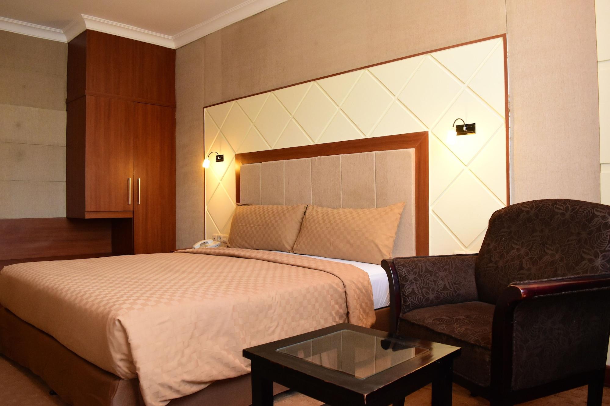 Singgasana Hotel Makassar Ngoại thất bức ảnh
