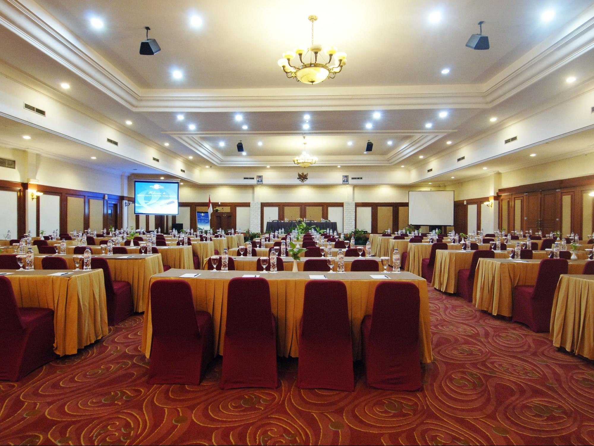 Singgasana Hotel Makassar Ngoại thất bức ảnh