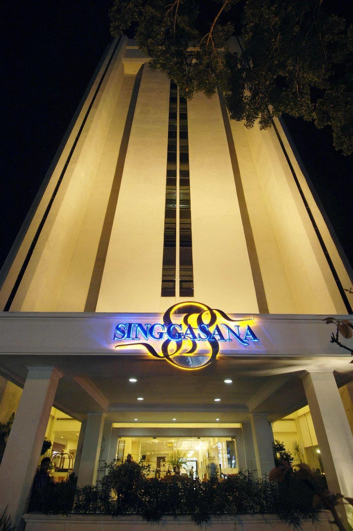 Singgasana Hotel Makassar Ngoại thất bức ảnh