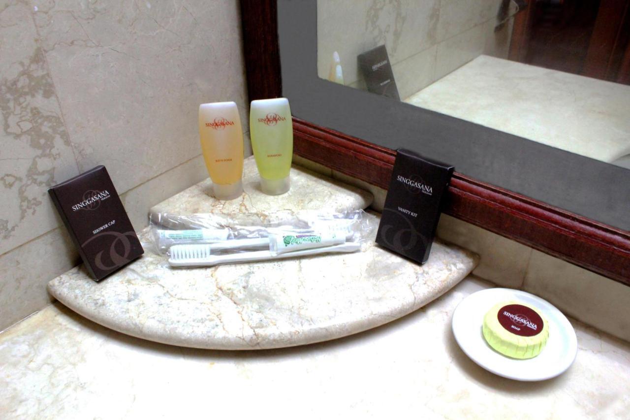 Singgasana Hotel Makassar Ngoại thất bức ảnh